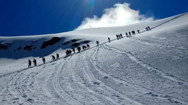 Shrikhand Mahadev Yatra 2019: Movement of Pilgrims Temporarily Stopped Due to Breakage of Glacier at Nain Sarover