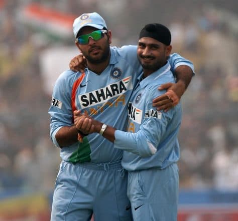 Yuvraj Singh Trolls Harbhajan Singh Over an Old Picture With Virender Sehwag from 1998 U19 World Cup