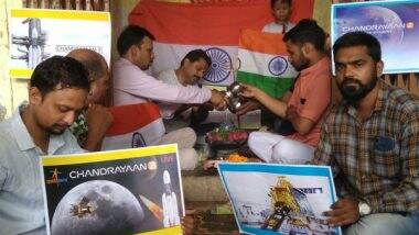 Ahead of Chandrayaan-2 Launch, People in Kanpur Offer Prayers for Mission's Success