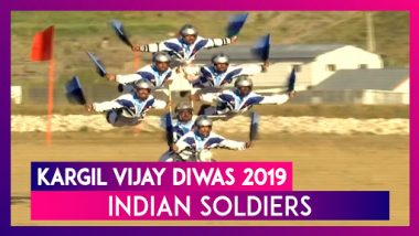 Kargil Vijay Diwas 20th Anniversary: Indian Soldiers Display Amazing Bike Stunt in J&K’S Dras