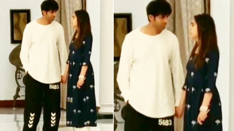 Sara Ali Khan and Kartik Aaryan Spotted Holding Hands in a New Viral Video and Fans Are Already Calling Them the 'Cutest Couple in Bollywood'