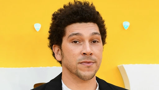 Joel Fry in Disney's Cruella