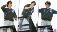 Shah Rukh Khan Makes His Annual Eid Appearance from Mannat and Strikes His Trademark Pose for Fans (See Pics)