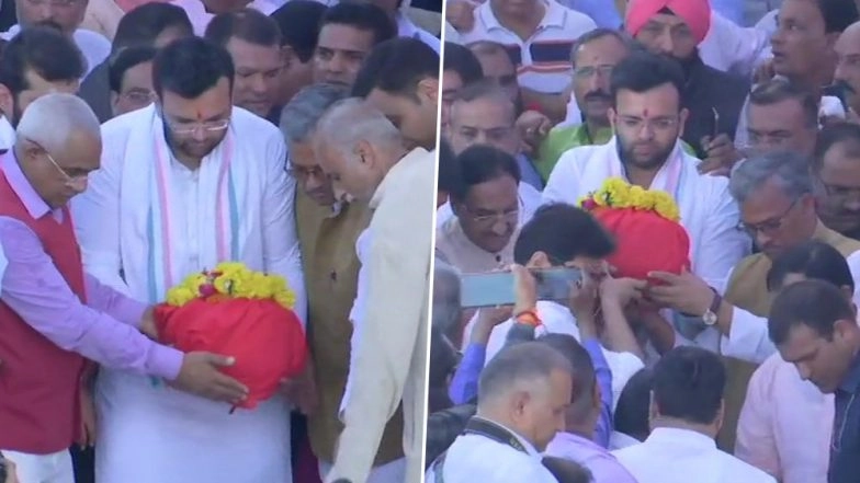 Arun Jaitley Last Rites: Ashes of Senior BJP Leader Immersed in River Ganga in Haridwar by His Son Rohan