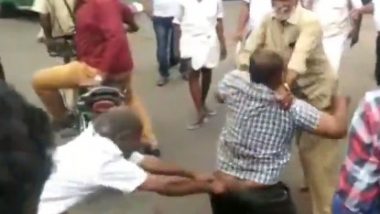 Tamil Nadu: Passenger Objects to Bus Conductor Changing Clothes in Front of Women, Thrashed by Transport Workers; Watch Video