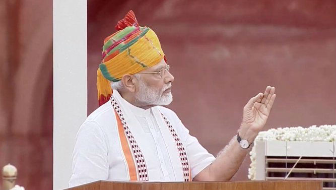 PM Narendra Modi on Independence Day 2019: 'People No Longer Happy with Plan of Railway Station, They Want Vande Bharat Express in Their Area'