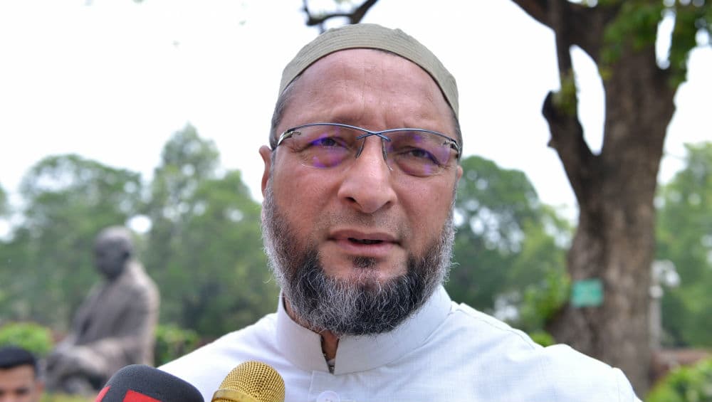 Asaduddin Owaisi Attacks Amit Shah Over NRC Remarks, Says, ‘You’re Allergic but Read the Constitution, for Once’ Asaduddin Owaisi Attacks Amit Shah Over NRC Remarks, Says, ‘You’re Allergic but Read the Constitution, for Once’