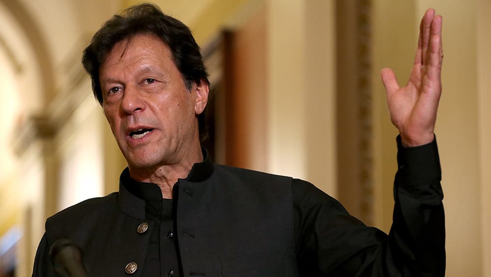 Imran Khan Given 2-Day Ultimatum to Resign as Pakistan Prime Minister by JUI-F Chief Fazlur Rehman During Azadi March Imran Khan Given 2-Day Ultimatum to Resign as Pakistan Prime Minister by JUI-F Chief Fazlur Rehman During Azadi March