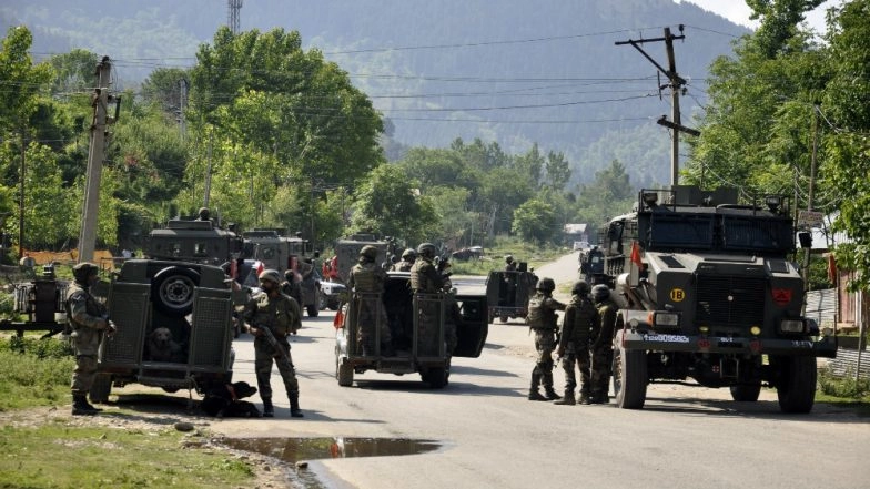 Jammu & Kashmir: Phone Services, Internet Partially Restored Ahead of Eid-ul-Azha Celebrations, Say Reports
