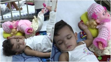 Delhi Doctors Pretend to Treat 11-Month-Old Girl's Doll to Comfort Her Before Conducting Fracture Surgery (View Cute Pics)