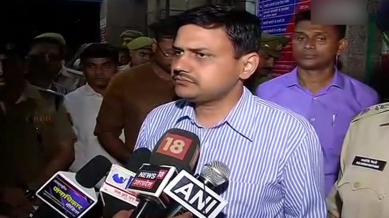 Unnao Rape & Accident Case: Lucknow DM Hands Over Rs 25 Lakh Cheque as Compensation to Survivor's Mother After Supreme Court's Order