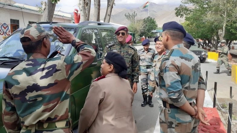 Lt. Col MS Dhoni Celebrates 73rd Indian Independence Day in Army Uniform at Ladakh (View Pic)