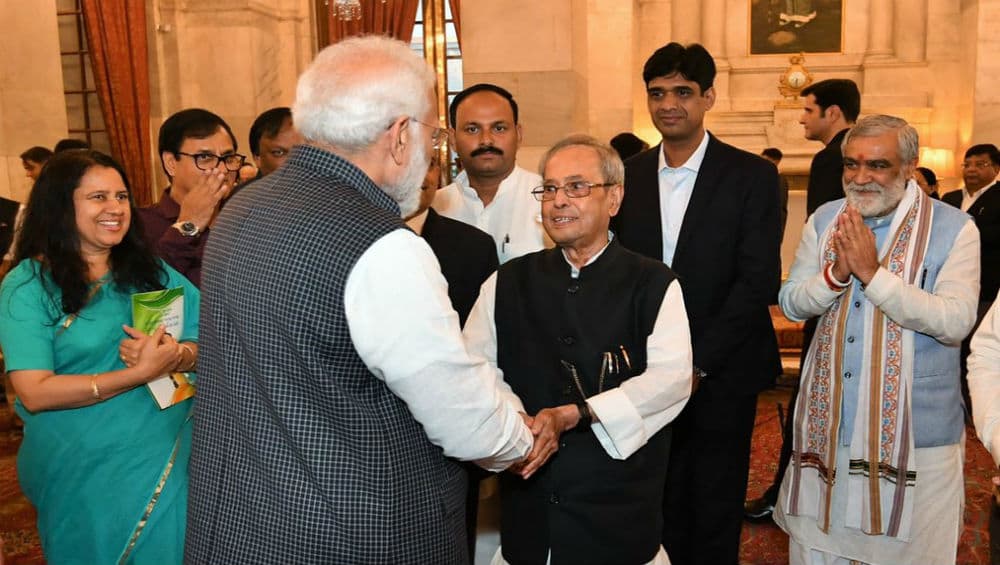 PM Narendra Modi Greets 'Remarkable' Former President Pranab Mukherjee on Birthday PM Narendra Modi Greets 'Remarkable' Former President Pranab Mukherjee on Birthday