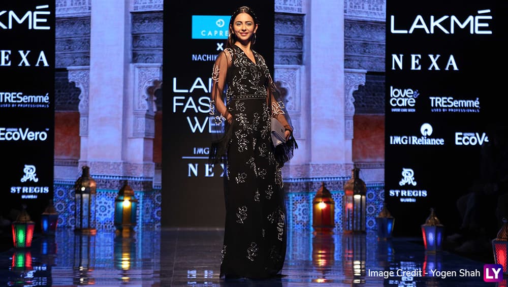 Rakul Preet walks the ramp at LFW 2019.