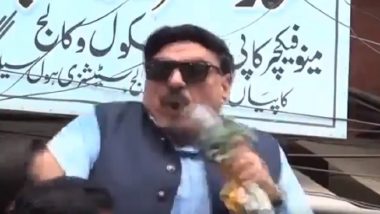 Pakistan Railway Minister Sheikh Rashid Suffers Electric Shock While Addressing 'Kashmir Hour' Rally; Watch Video