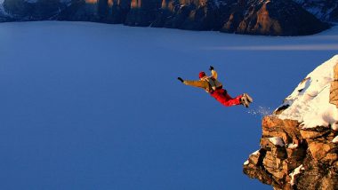 Skydiving FAIL! Lucky Woman Survives a Fall of 1.5km From the Sky After Parachute Doesn’t Open