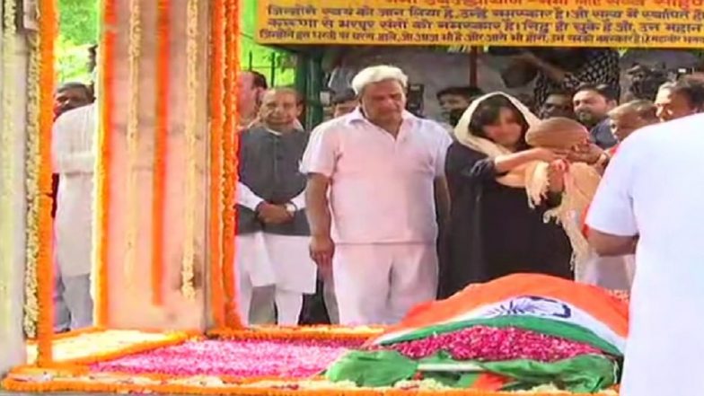 Sushma Swaraj Cremated With Full State Honours, Daughter Bansuri Performs Last Rites; Thousands Bid Teary-Eyed Farewell to 'People's Minister'