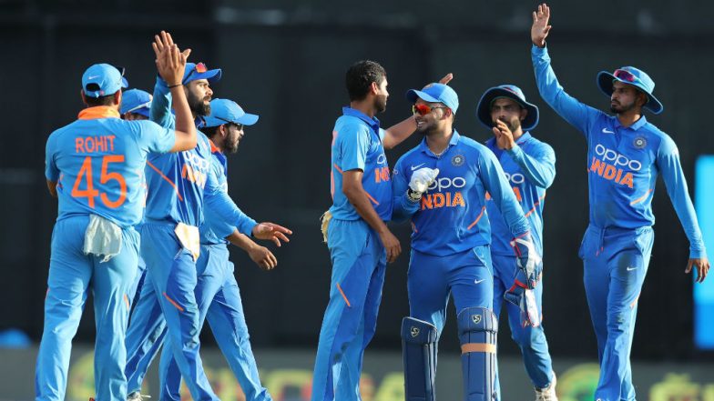 Virat Kohli, Bhuvneshwar Kumar Earn Praise For Their Performance by Twitter Users As Fans Hail 'King Kohli and 'Bhuvi', Read Tweets and Funny Memes