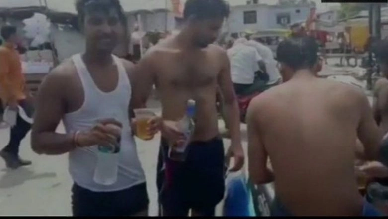 Kanwar Yatra 2019: Video of Kanwariyas Drinking Alcohol Goes Viral 