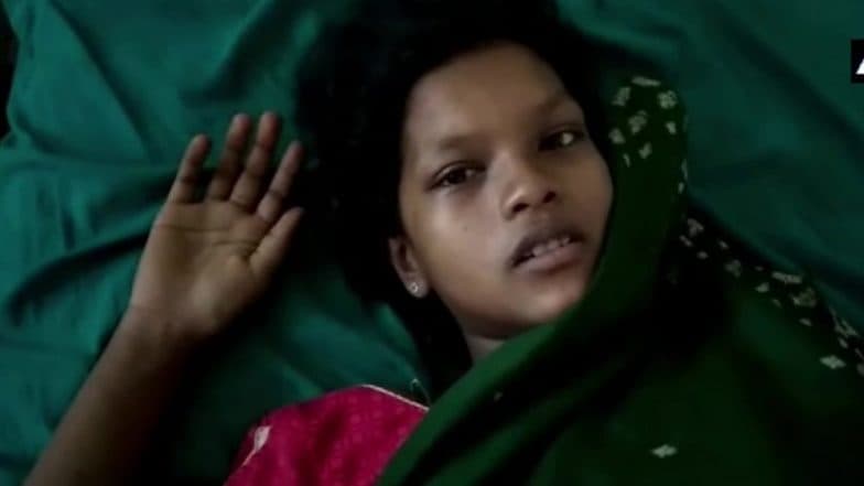 Chhattisgarh Medical Apathy: Baby Dies During Delivery, Couple Alleges Negligence On Part of Nurse Who Allegedly Pushed Unborn Child's Hand Inside And Broke It Chhattisgarh Medical Apathy: Baby Dies During Delivery, Couple Alleges Negligence On Part of Nurse Who Allegedly Pushed Unborn Child's Hand Inside And Broke It