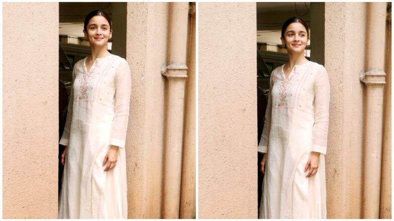 Alia Bhatt Looks Pristine and Pretty Even Standing Next to a Sewage Pipe (See Pics) Alia Bhatt Looks Pristine and Pretty Even Standing Next to a Sewage Pipe (See Pics)