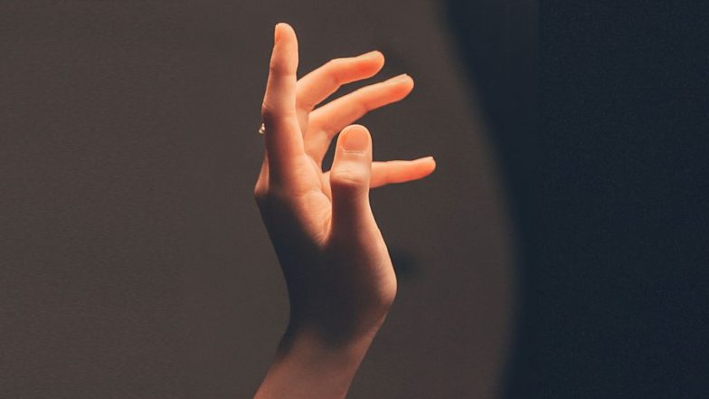 International Lefthanders Day 2019: Lefties, Beware of These 7 Health Risks!