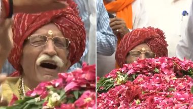 MDH Owner Mahashay Dharampal Gulati Gets Emotional And Breaks Down While Paying Tribute to Sushma Swaraj, Watch Video