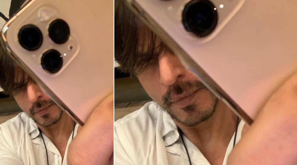 Shah Rukh Khan posts a picture of his new iPhone 11 Pro Max.