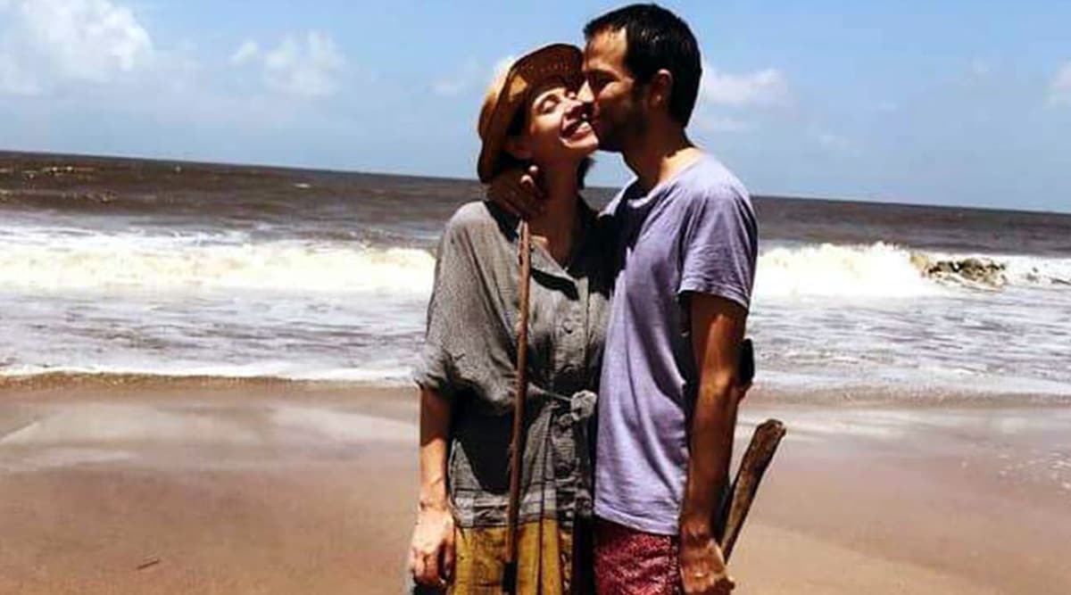 Kalki Koechlin Pregnant with Boyfriend Guy Hershberg, Planning Water Birth in Goa Kalki Koechlin Pregnant with Boyfriend Guy Hershberg, Planning Water Birth in Goa