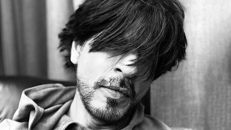 Shah Rukh Khan Shares Yet Another Trademark Shabby Selfie but Looks Hot Nevertheless! (View Pic)