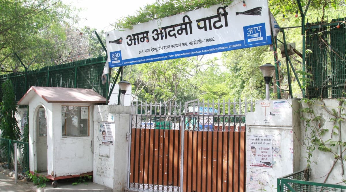 Arvind Kejriwal-led AAP To Contest Bihar Assembly Elections 2020 After Landslide Victory in Delhi Polls Arvind Kejriwal-led AAP To Contest Bihar Assembly Elections 2020 After Landslide Victory in Delhi Polls