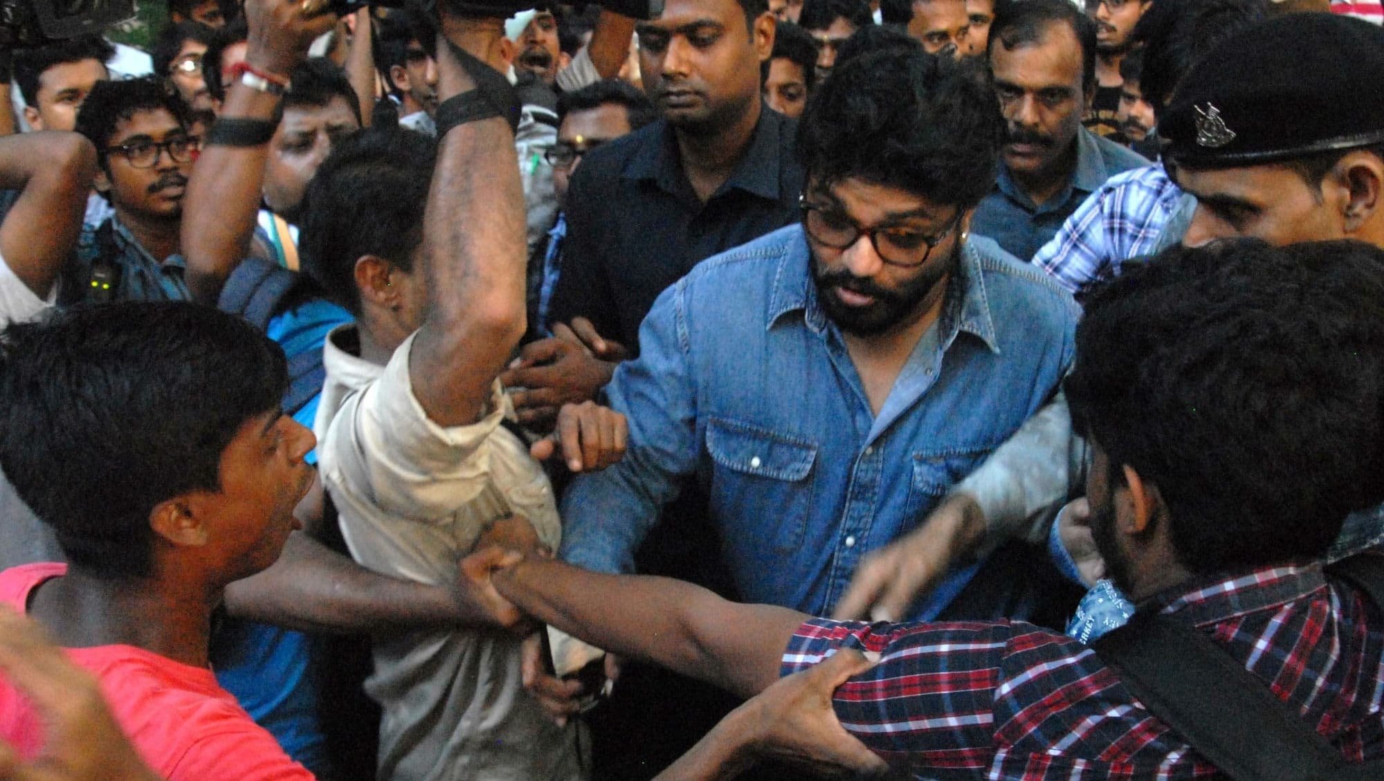 Babul Supriyo Assures Mother of Jadavpur University Student Who Attacked Him: 'Won't Harm Your Son'