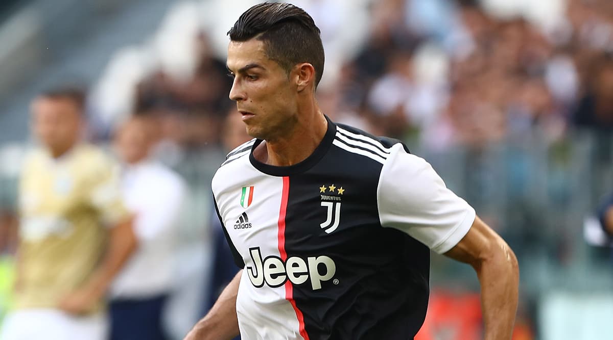 Cristiano Ronaldo left stadium after substitution Juventus vs AC