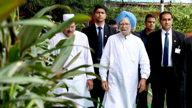 Former PM Dr Manmohan Singh, His Wife Gursharan Kaur Take Their First Dose of COVID-19 Vaccine at AIIMS in Delhi