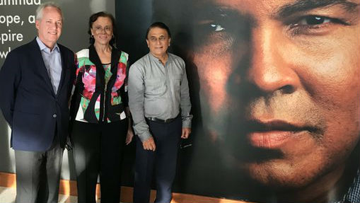 Sunil Gavaskar Meets Boxer Muhammad Ali's Wife, Discuss Cricket Museum in Kentucky