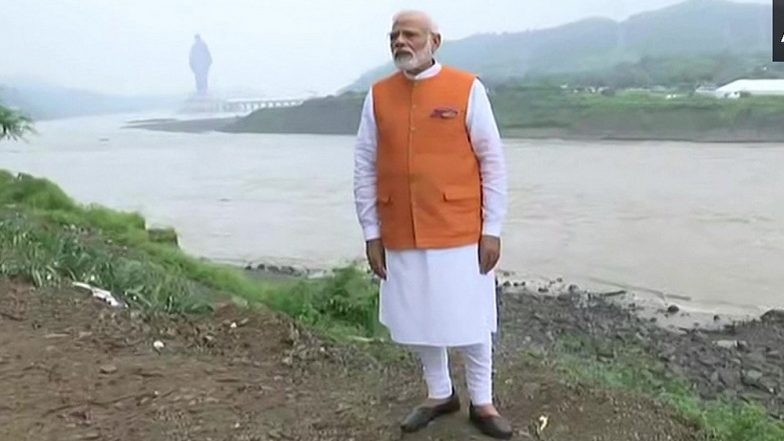 Sardar Sarovar Dam Oustees Observe ‘Dhikkar Diwas’ on Narendra Modi’s 69th Birthday, Dump PM's Effigy in Narmada River