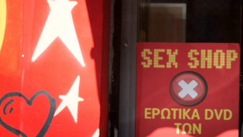 Fake Vagina Stolen From New Zealand Sex Shop, Police Suspect Lookalike Elvis Presley