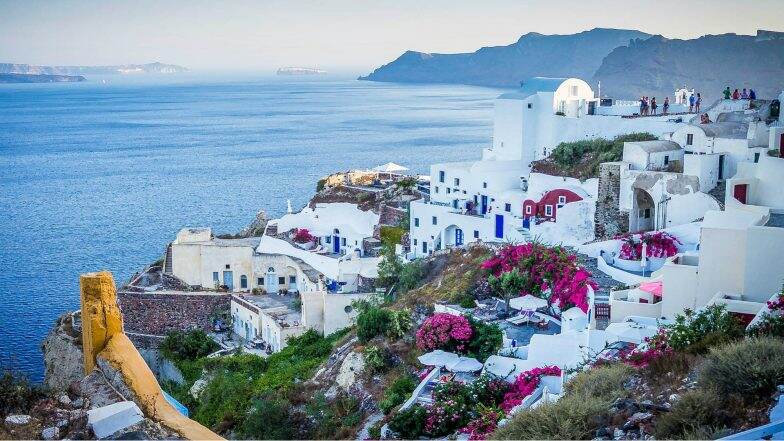 Visit Greece for a Perfect Romantic Getaway!