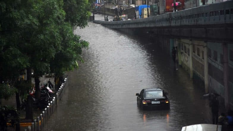 Mumbai Police Warns Mumbaikars of Water Logging in Wadala, Hindmata, Chembur, Mankhurd & Other Locations Amid Heavy Rains Alert Mumbai Police Warns Mumbaikars of Water Logging in Wadala, Hindmata, Chembur, Mankhurd & Other Locations Amid Heavy Rains Alert