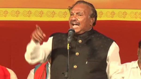 Karnataka Minister KS Eshwarappa Stirs Controversy, Compares Congress MLAs to 'Hijada' Karnataka Minister KS Eshwarappa Stirs Controversy, Compares Congress MLAs to 'Hijada'