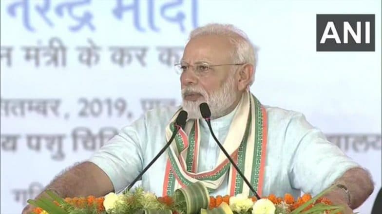PM Narendra Modi Urges People in Mathura To Carry Eco-Friendly Bags, Says Animals Dying Because of Plastic Trash PM Narendra Modi Urges People in Mathura To Carry Eco-Friendly Bags, Says Animals Dying Because of Plastic Trash