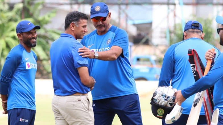 Rahul Dravid Spends Time With Indian Players Ahead of Third T20I Against South Africa in Bengaluru Rahul Dravid Spends Time With Indian Players Ahead of Third T20I Against South Africa in Bengaluru