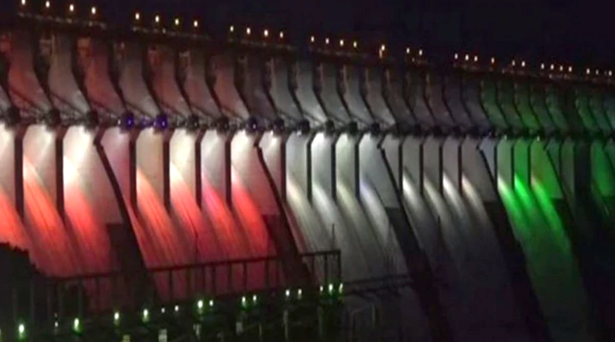 Narendra Modi 69th Birthday: Sardar Sarovar Dam Illuminates With Tricolour Ahead of PM’s Gujarat Visit Narendra Modi 69th Birthday: Sardar Sarovar Dam Illuminates With Tricolour Ahead of PM’s Gujarat Visit