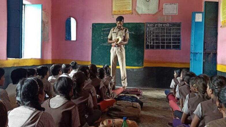 Damoh School Ropes in Police For Teaching, Appoints Local Station House Officer as Visiting Faculty Damoh School Ropes in Police For Teaching, Appoints Local Station House Officer as Visiting Faculty
