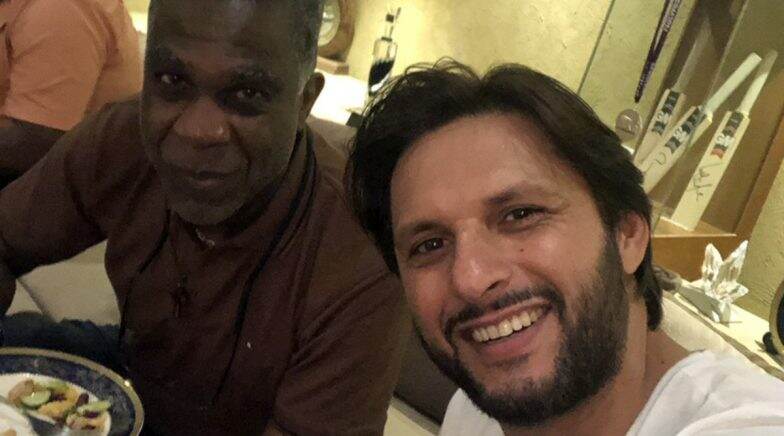 Shahid Afridi Hosts Dinner for Michael Holding in Karachi