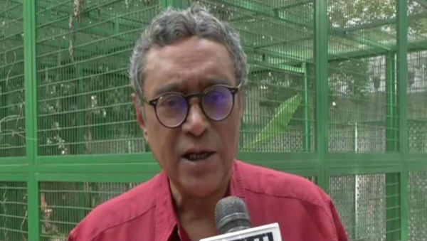 Swapan Dasgupta Writes to Piyush Goyal, Asks Him to Resume Local Train Services in West Bengal Before Durga Puja