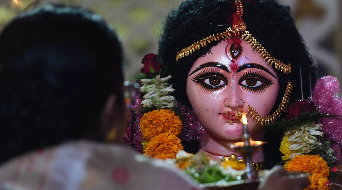 Navaratri 2019: The Difference Between Sharad and Chaitra Navratri Explained Navaratri 2019: The Difference Between Sharad and Chaitra Navratri Explained