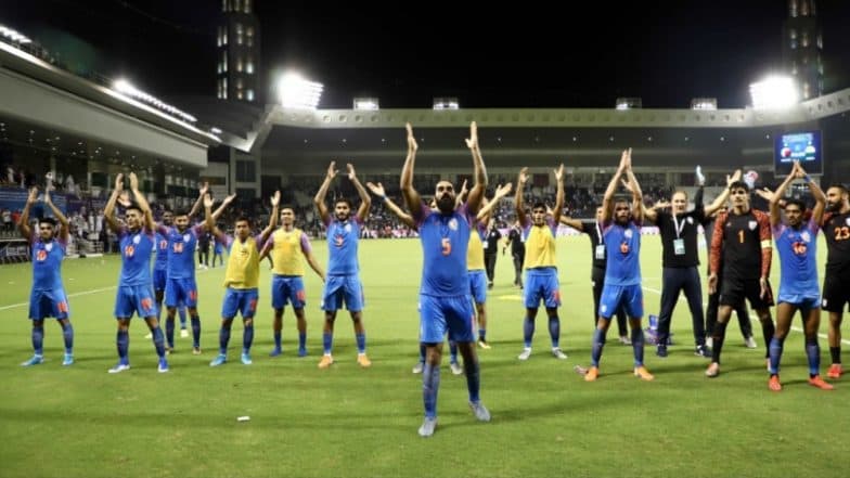 Indian Football Star Sandesh Jhingan Leads the Chants, Celebrates With Crowd After a Historic Draw Against Qatar in FIFA World Cup 2022 Qualifiers (Watch Video) Indian Football Star Sandesh Jhingan Leads the Chants, Celebrates With Crowd After a Historic Draw Against Qatar in FIFA World Cup 2022 Qualifiers (Watch Video)
