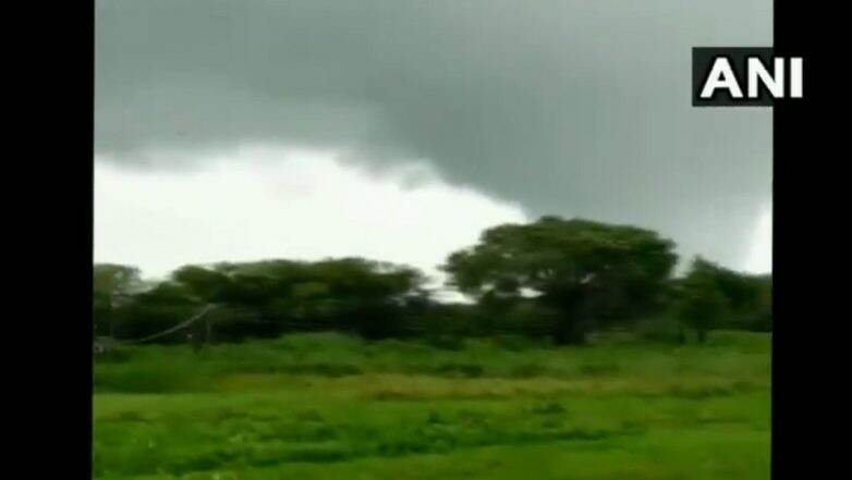 Tornado-Like Cloud Formation in Gujarat's Sabarkantha District Leaves Several Farms Damaged: Watch