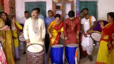 Durga Puja 2019: Nusrat Jahan, TMC MP Seen Playing ‘Dhaak’ With Husband Nikhil Jain at Suruchi Sangha in Kolkata; Watch Video